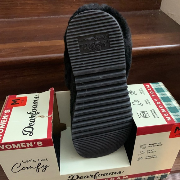 New DearFoam Women’s Slippers Faux Fur Memory Foam Indoor Outdoor Black M 7-8 - Picture 7 of 13